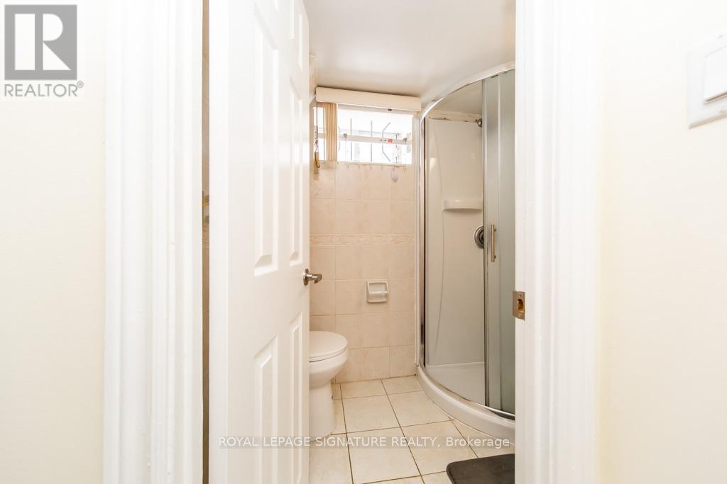 33 Renault Crescent, Toronto, Ontario  M9P 1J2 - Photo 46 - W12970632