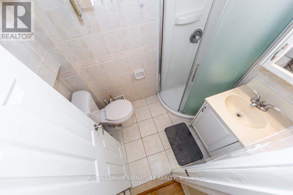 33 Renault Crescent, Toronto, Ontario  M9P 1J2 - Photo 47 - W12970632