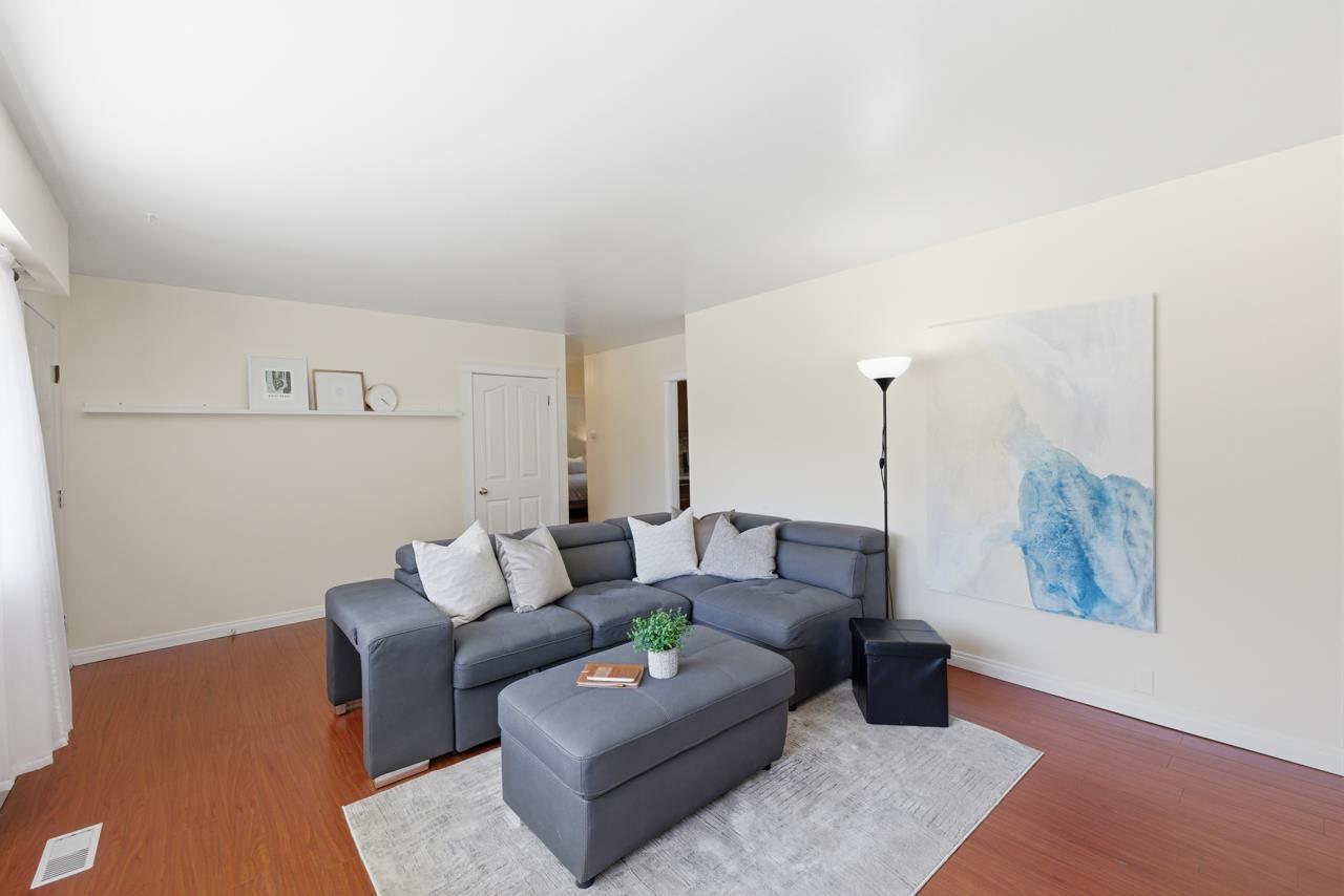 14245 Kindersley Drive, Surrey, British Columbia  V3R 5P7 - Photo 6 - R3104456