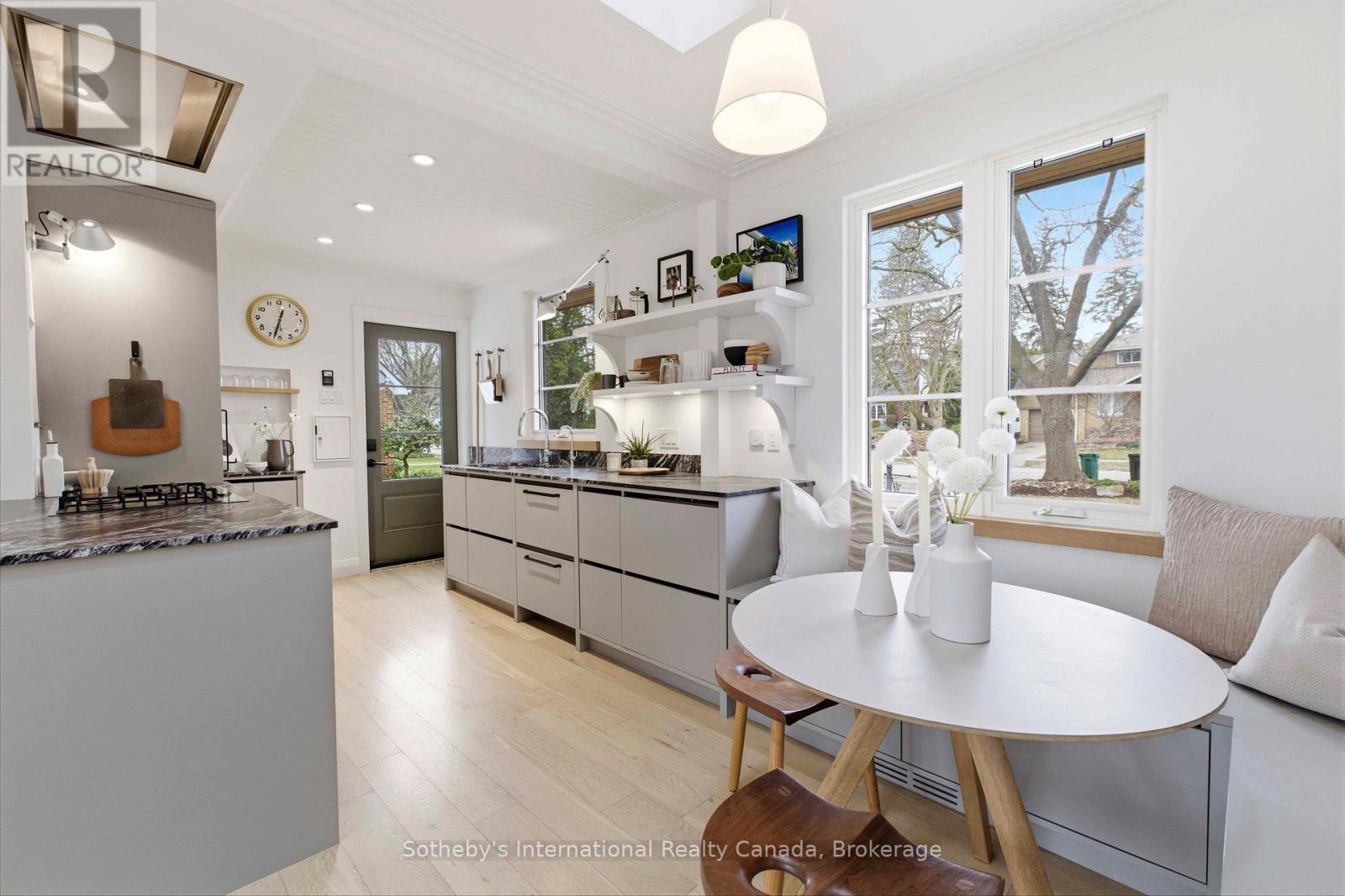 189 Forsyth Drive, Waterloo, Ontario  N2L 1A1 - Photo 18 - X12962764