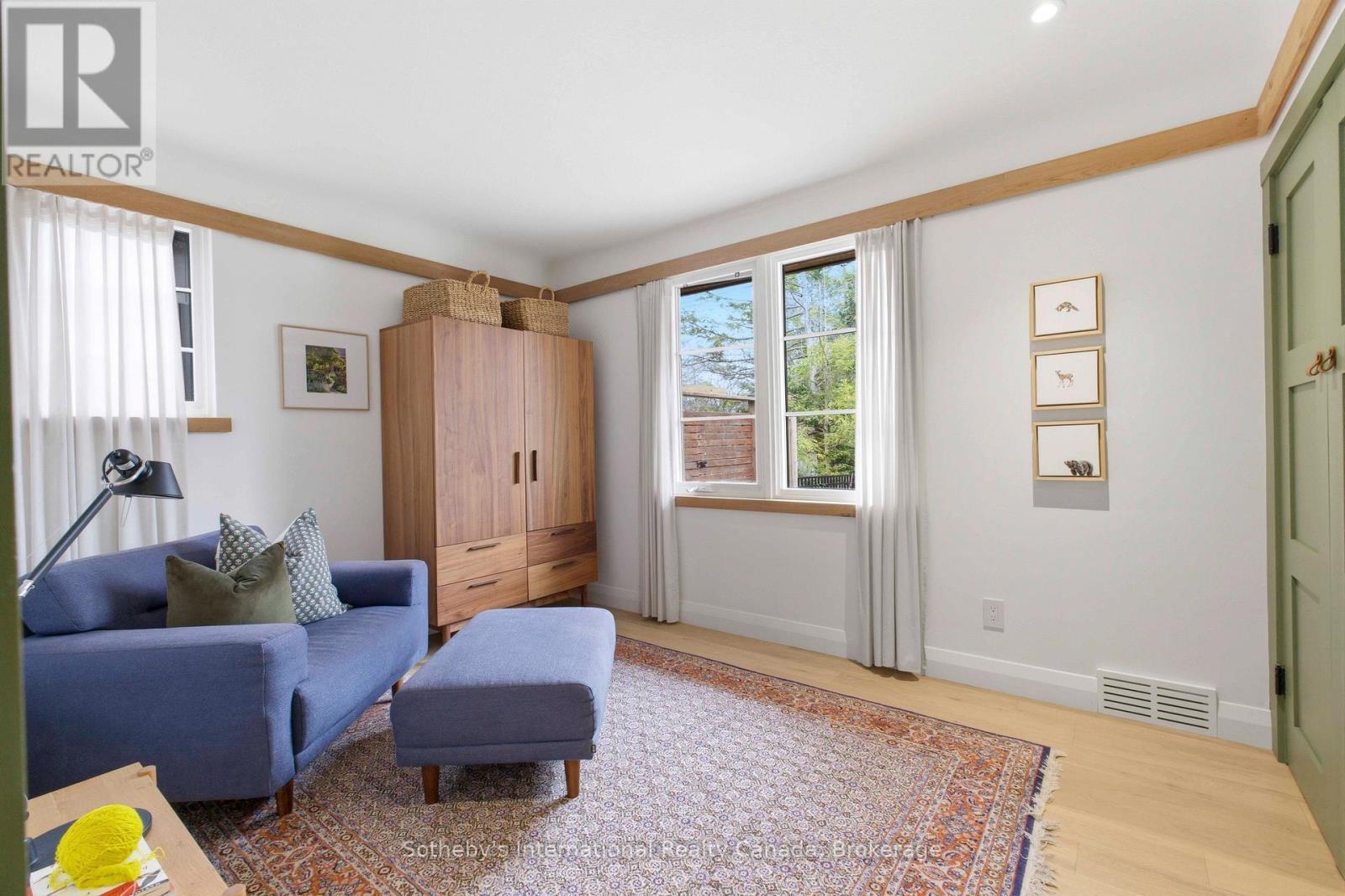 189 Forsyth Drive, Waterloo, Ontario  N2L 1A1 - Photo 23 - X12962764