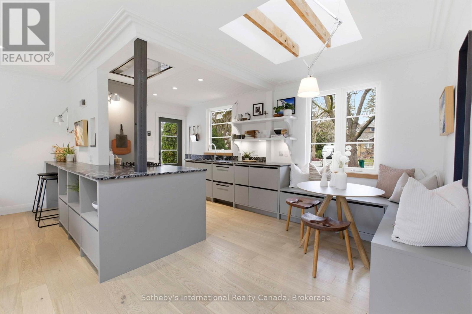 189 Forsyth Drive, Waterloo, Ontario  N2L 1A1 - Photo 17 - X12962764