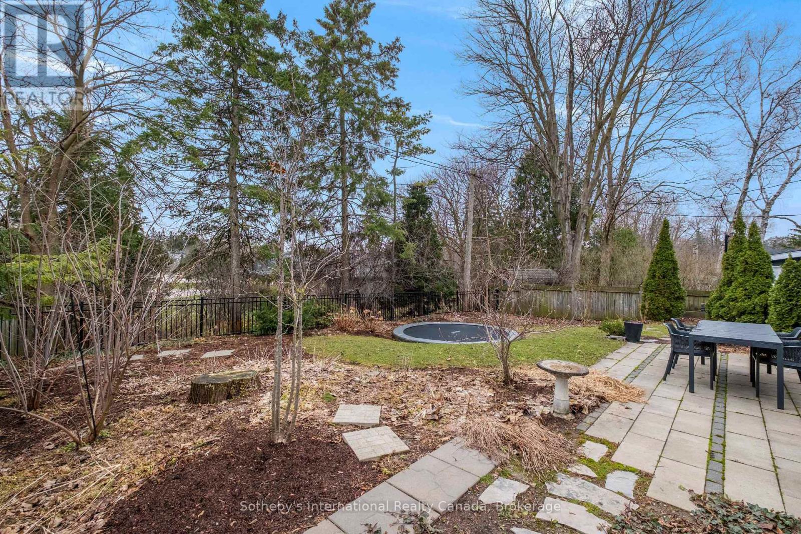 189 Forsyth Drive, Waterloo, Ontario  N2L 1A1 - Photo 34 - X12962764