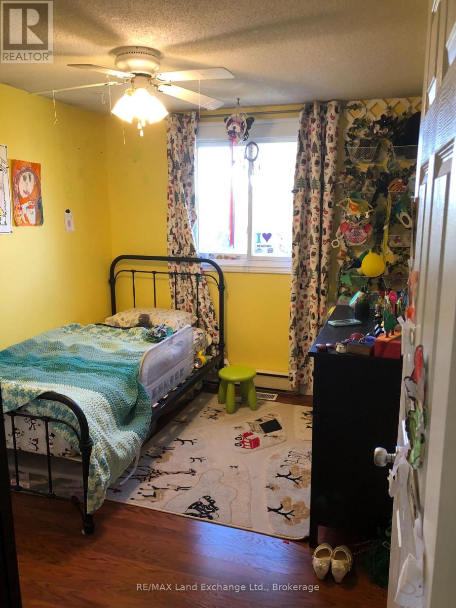 812 Walsh Street, Kincardine, Ontario  N2Z 1P4 - Photo 11 - X12970880