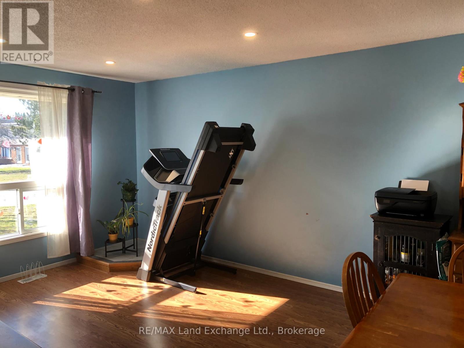 812 Walsh Street, Kincardine, Ontario  N2Z 1P4 - Photo 6 - X12970880