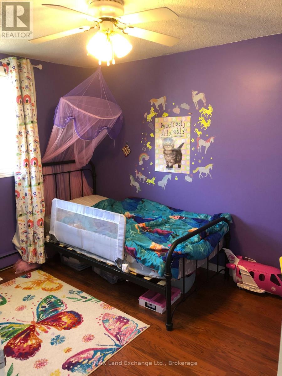 812 Walsh Street, Kincardine, Ontario  N2Z 1P4 - Photo 10 - X12970880