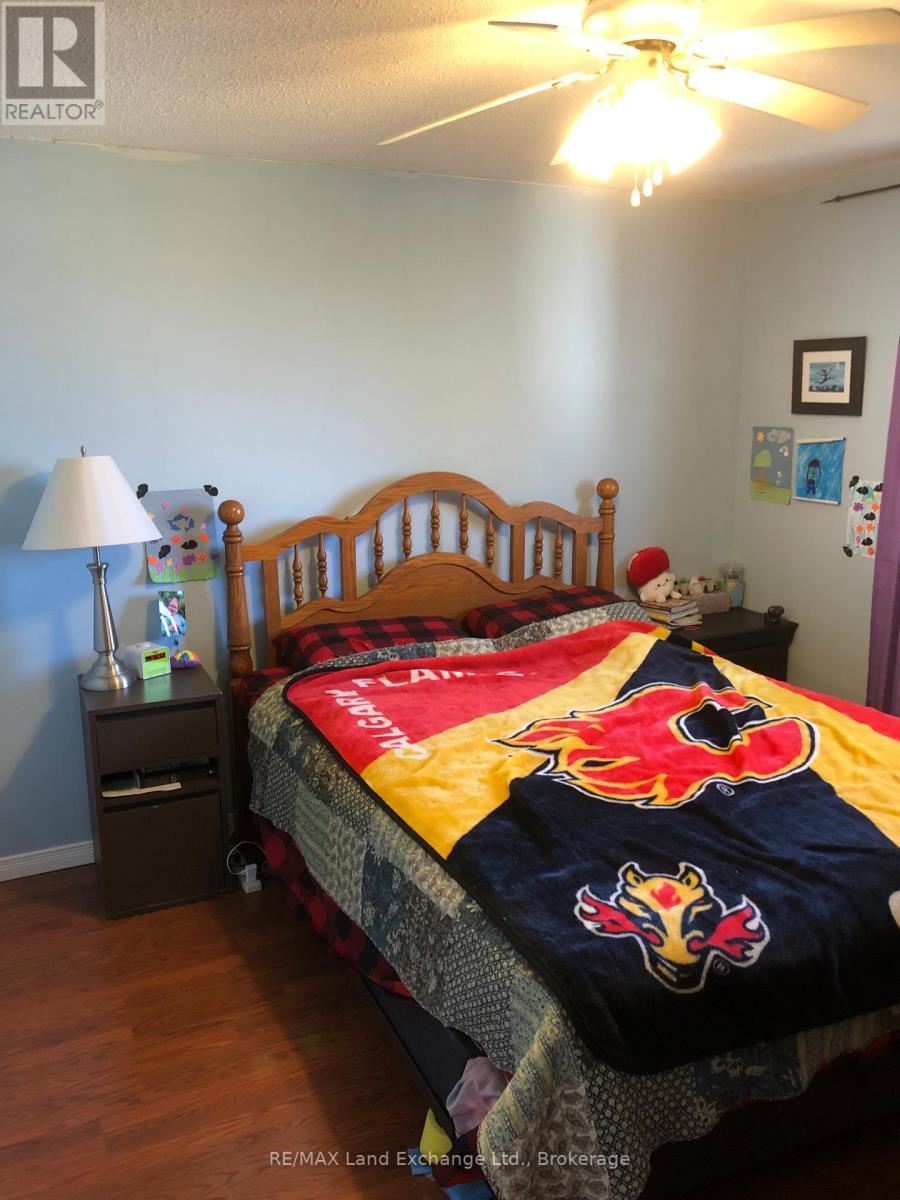 812 Walsh Street, Kincardine, Ontario  N2Z 1P4 - Photo 9 - X12970880