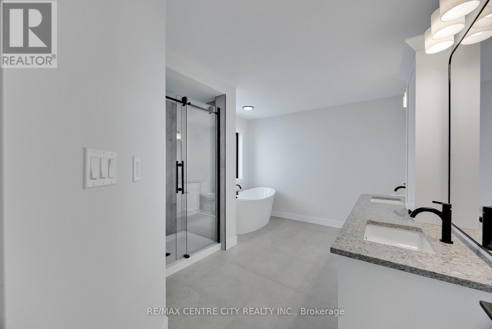 211 Foxborough Place, Thames Centre, Ontario  N0M 2P0 - Photo 30 - X12971520