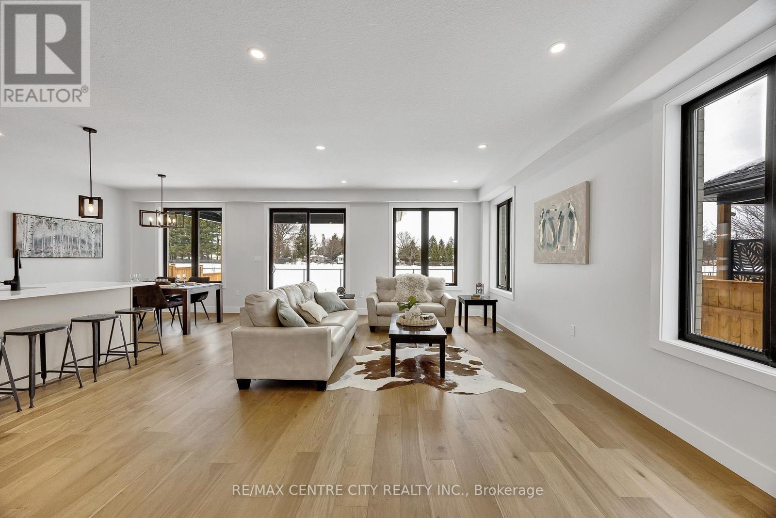 211 Foxborough Place, Thames Centre, Ontario  N0M 2P0 - Photo 6 - X12971520