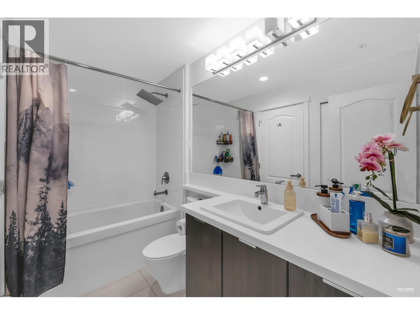 111 1135 Windsor Mews, Coquitlam, British Columbia  V3B 0L2 - Photo 6 - R3107995