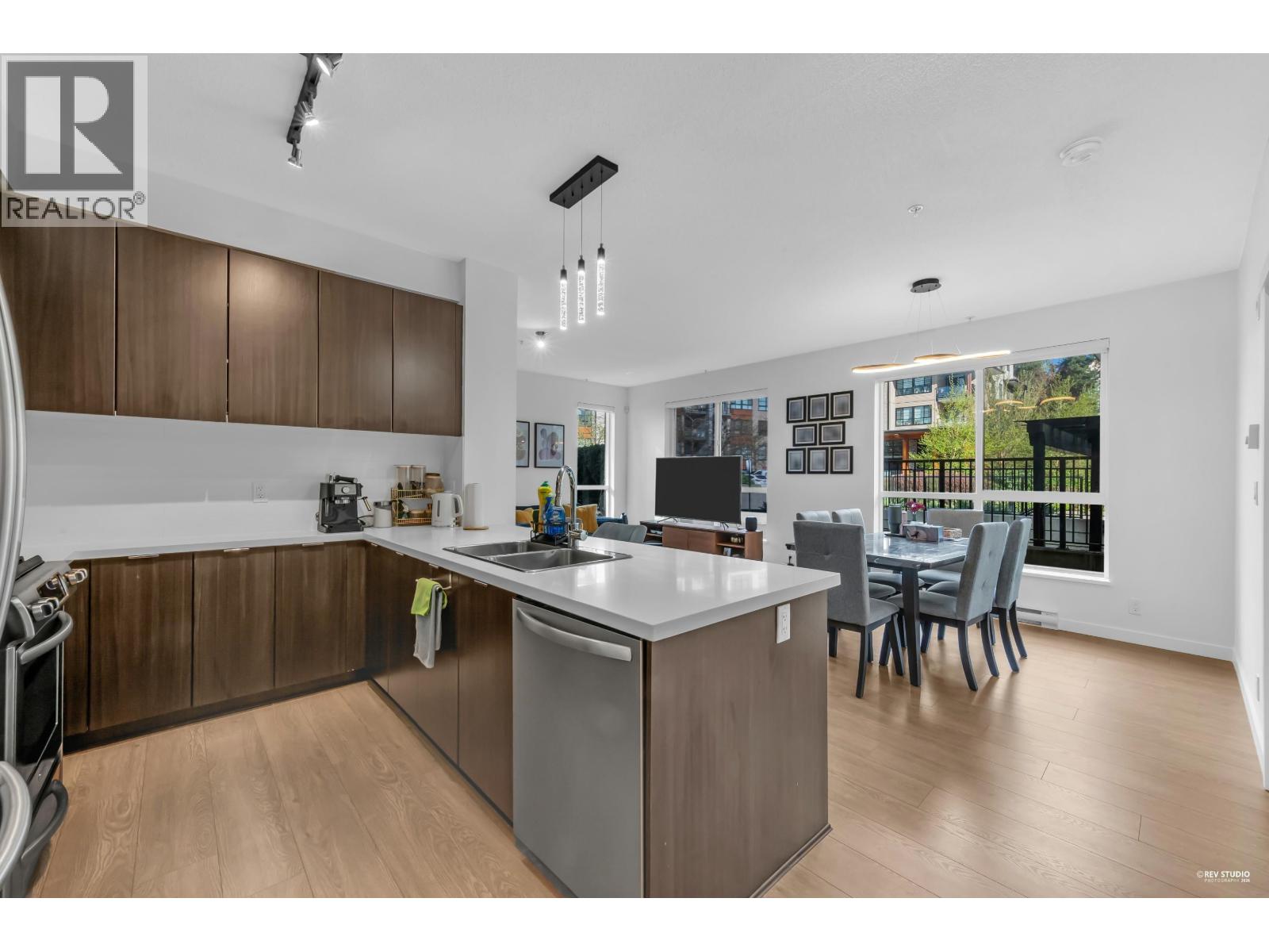 111 1135 Windsor Mews, Coquitlam, British Columbia  V3B 0L2 - Photo 8 - R3107995