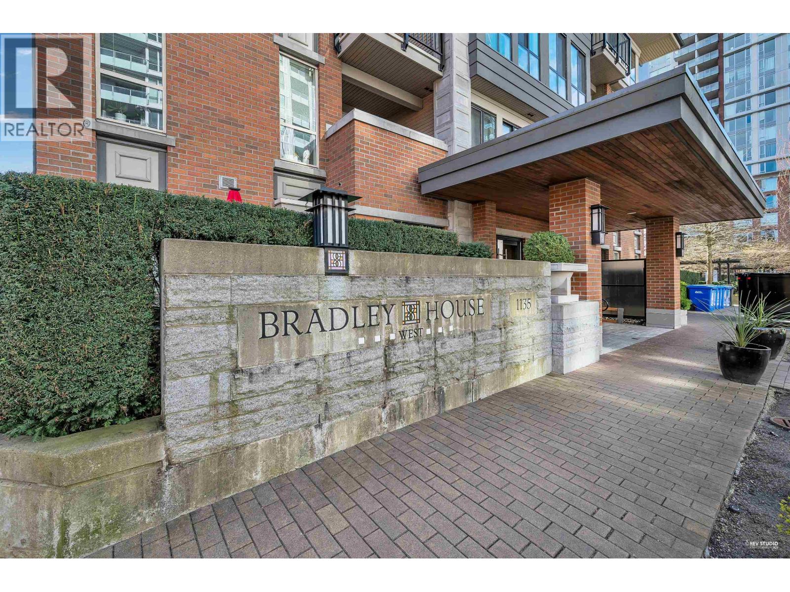 111 1135 Windsor Mews, Coquitlam, British Columbia  V3B 0L2 - Photo 3 - R3107995