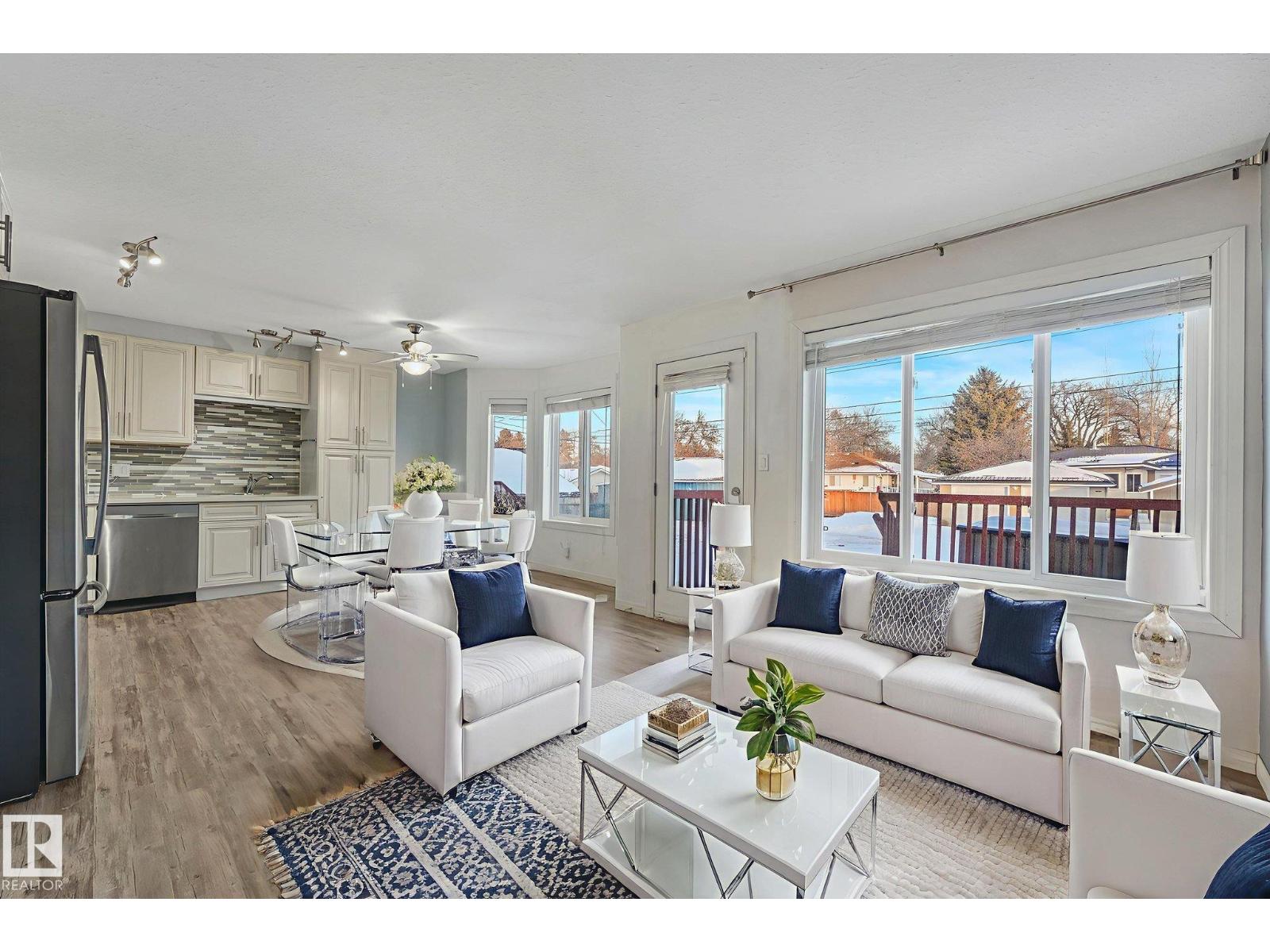 #2 11813 43 ST NW, Edmonton, Alberta