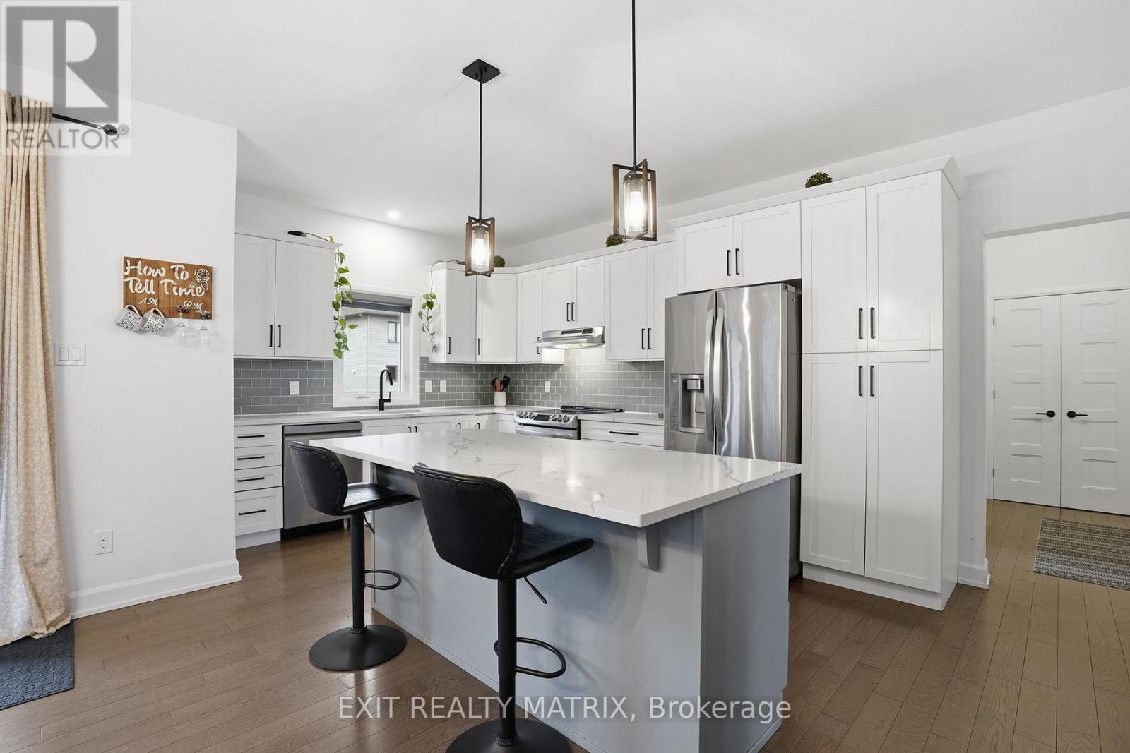 129 Lyon Street, Russell, Ontario  K0A 1W0 - Photo 10 - X12971540