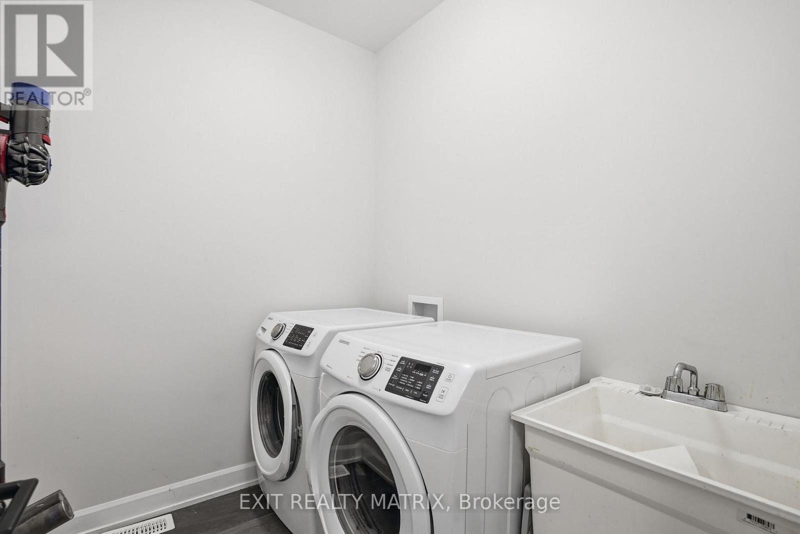 129 Lyon Street, Russell, Ontario  K0A 1W0 - Photo 18 - X12971540