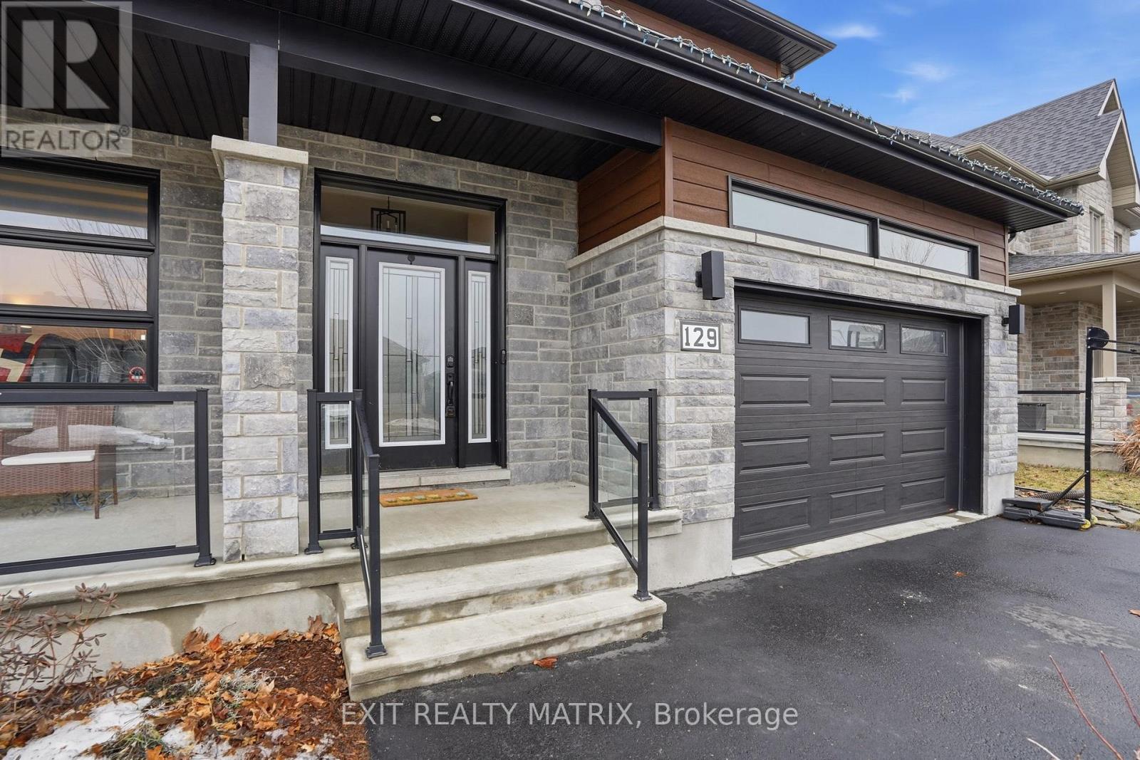 129 Lyon Street, Russell, Ontario  K0A 1W0 - Photo 3 - X12971540