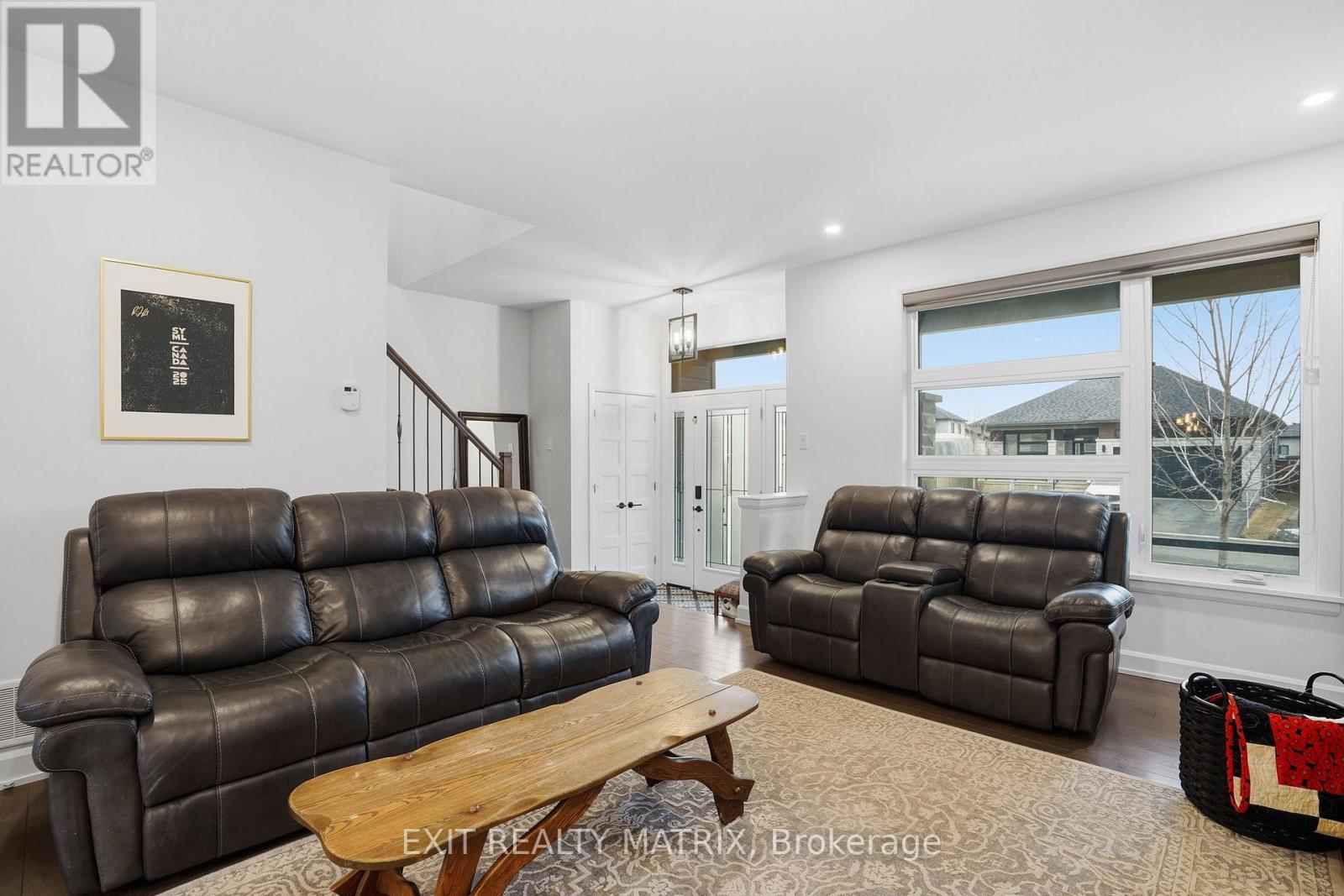 129 Lyon Street, Russell, Ontario  K0A 1W0 - Photo 7 - X12971540