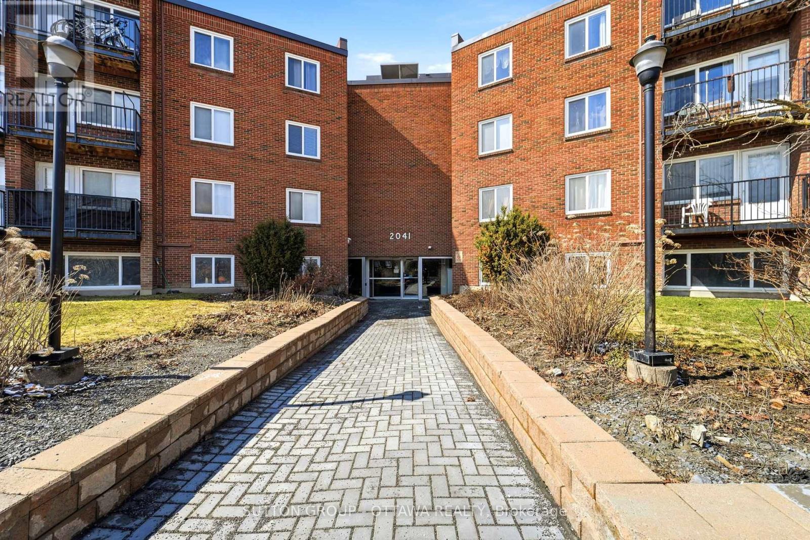 <h3>$220,000</h3><p>308b - 2041 Arrowsmith Drive, Ottawa, Ontario</p>