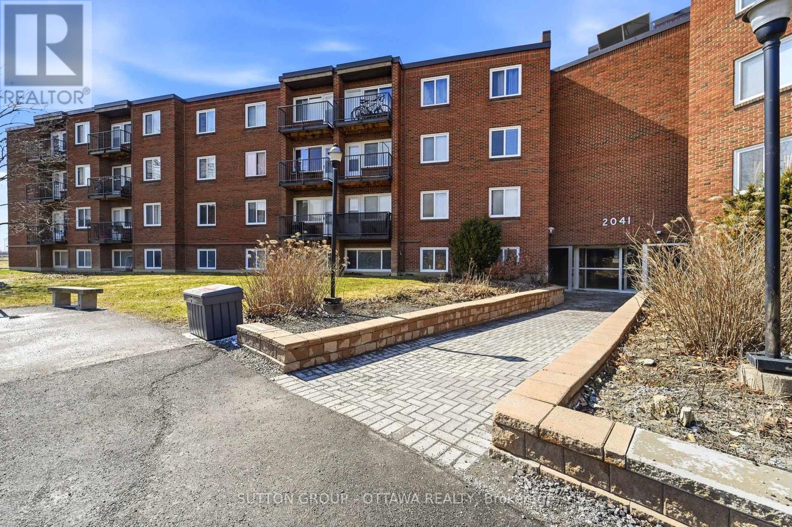 308b - 2041 Arrowsmith Drive, Ottawa, Ontario K1J 7V7 - Photo 2 - X12971602