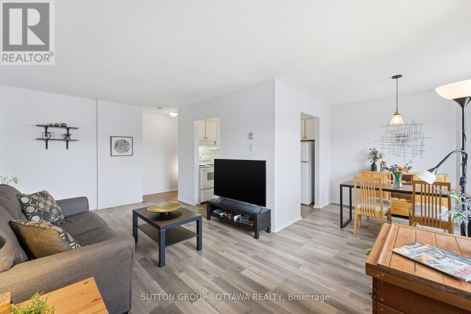 308b - 2041 Arrowsmith Drive, Ottawa, Ontario K1J 7V7 - Photo 5 - X12971602