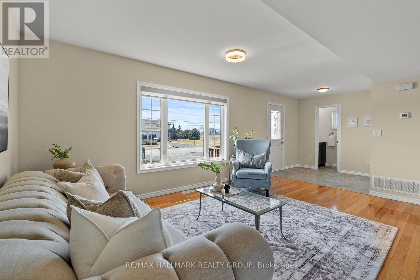 2431 Dunning Road, Ottawa, Ontario  K4C 1L8 - Photo 2 - X12971688