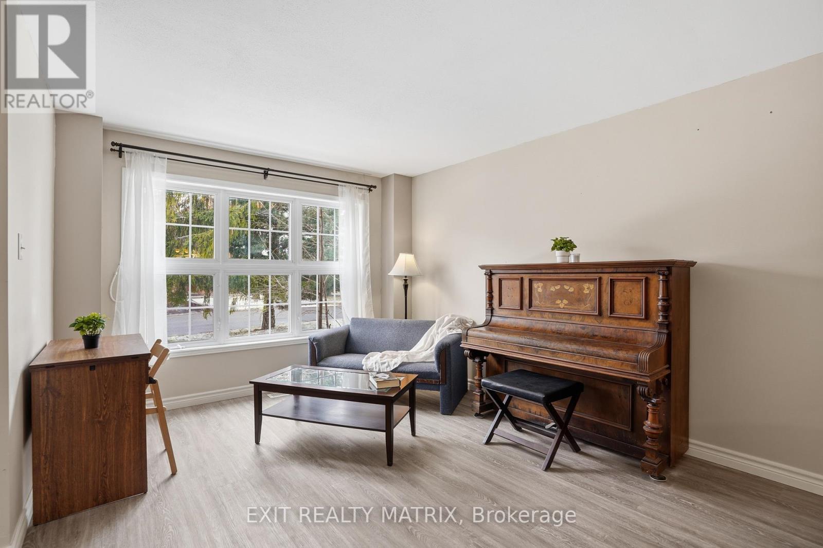 127 Marshfield Street, Ottawa, Ontario  K4A 4N1 - Photo 3 - X12971712