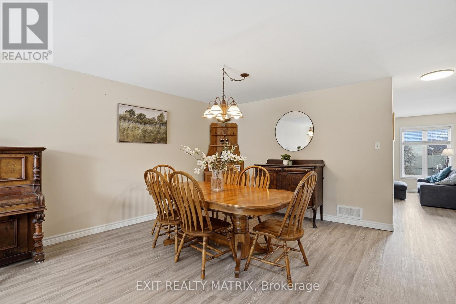 127 Marshfield Street, Ottawa, Ontario  K4A 4N1 - Photo 5 - X12971712