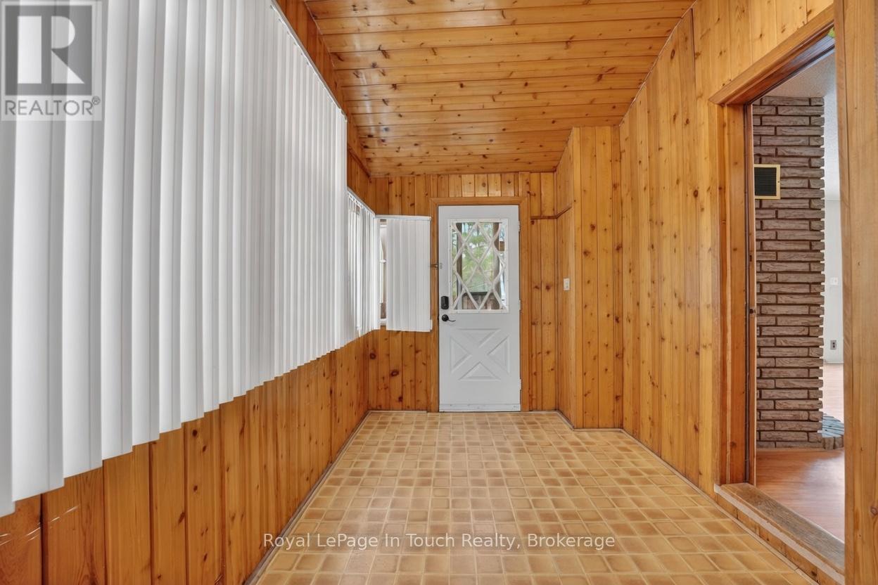 23 Duquette Court, Tiny, Ontario  L9M 0H3 - Photo 4 - S12971464