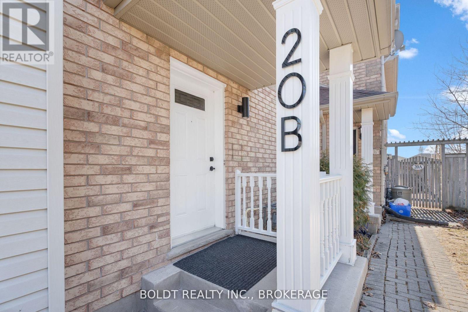 20 B Brown Drive, St. Catharines, Ontario  L2S 3Z4 - Photo 2 - X12971492