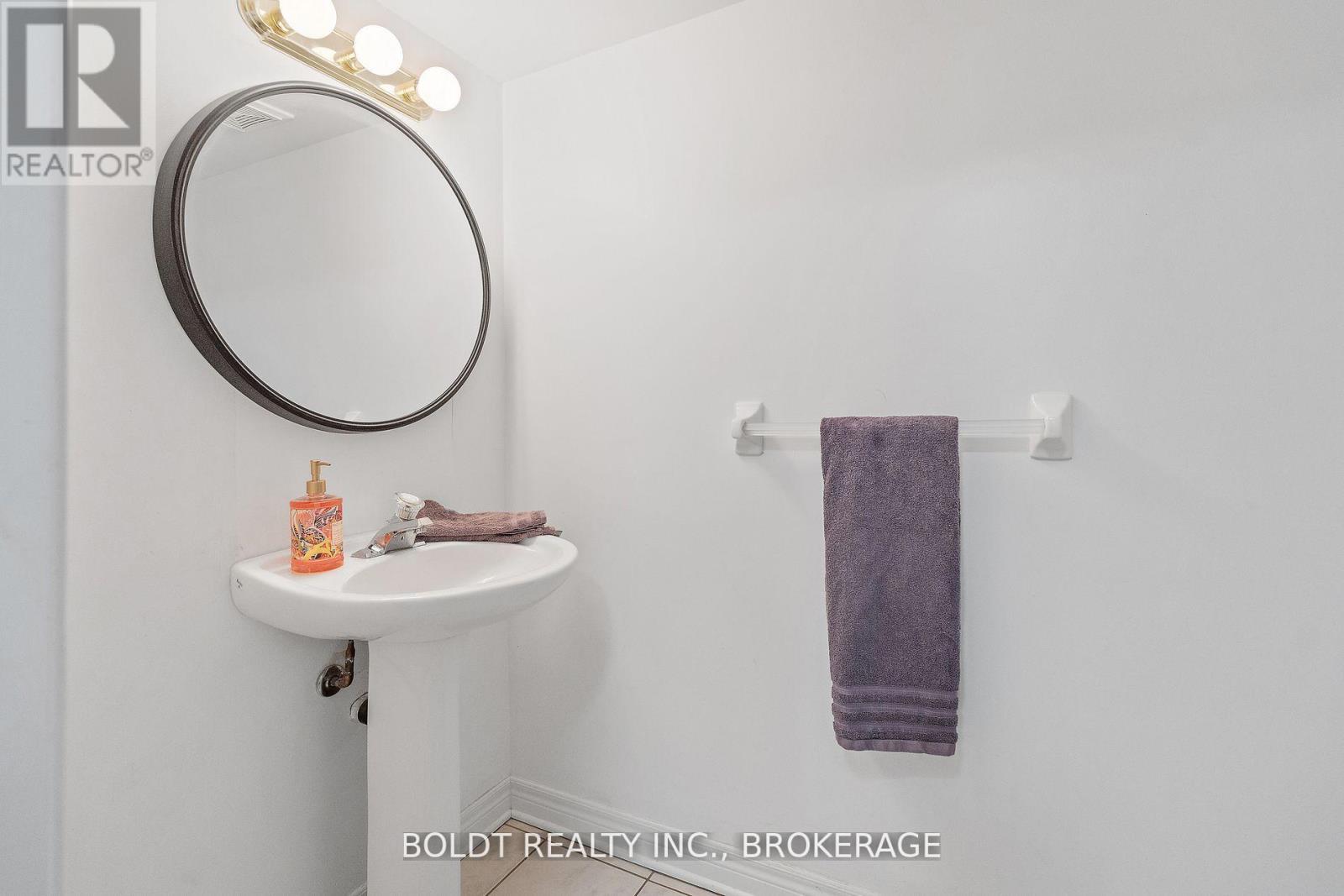 20 B Brown Drive, St. Catharines, Ontario  L2S 3Z4 - Photo 8 - X12971492