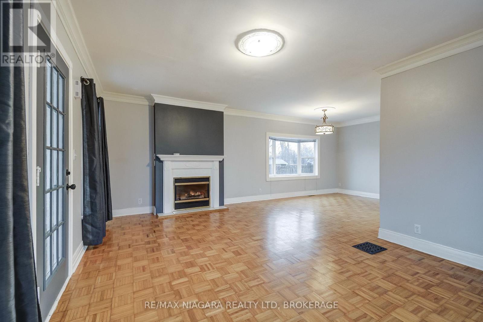 71 Joseph Street, Fort Erie (Lakeshore), Ontario  L2A 5J6 - Photo 17 - X12971588