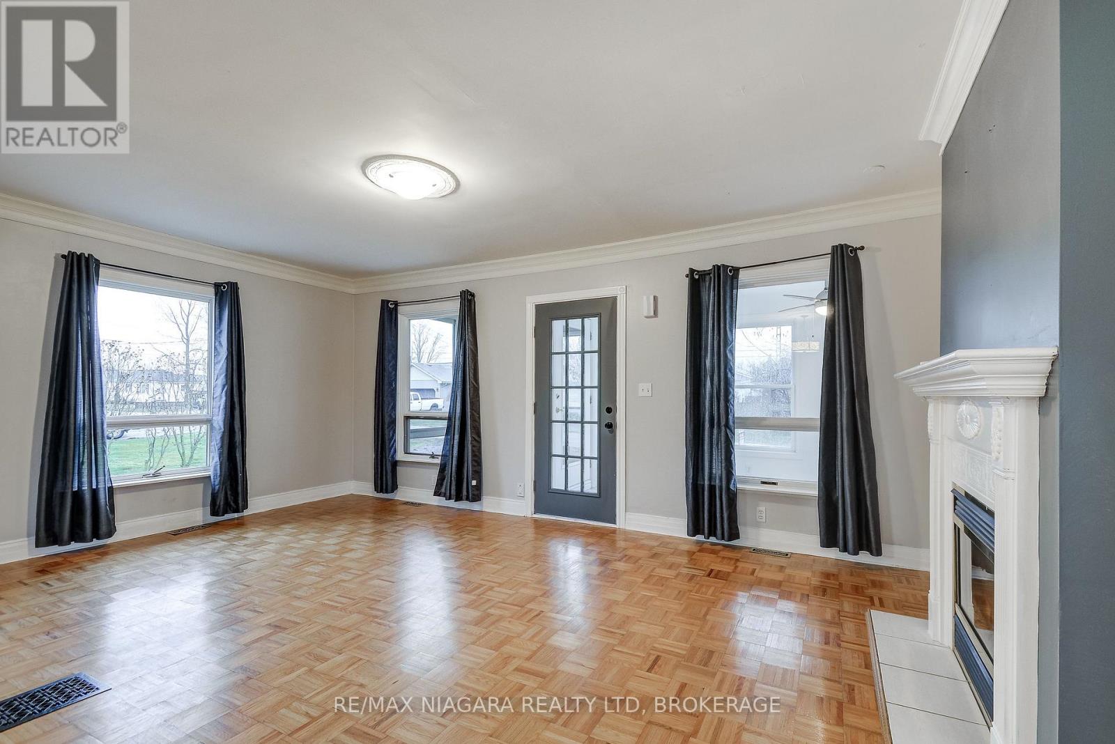 71 Joseph Street, Fort Erie (Lakeshore), Ontario  L2A 5J6 - Photo 19 - X12971588