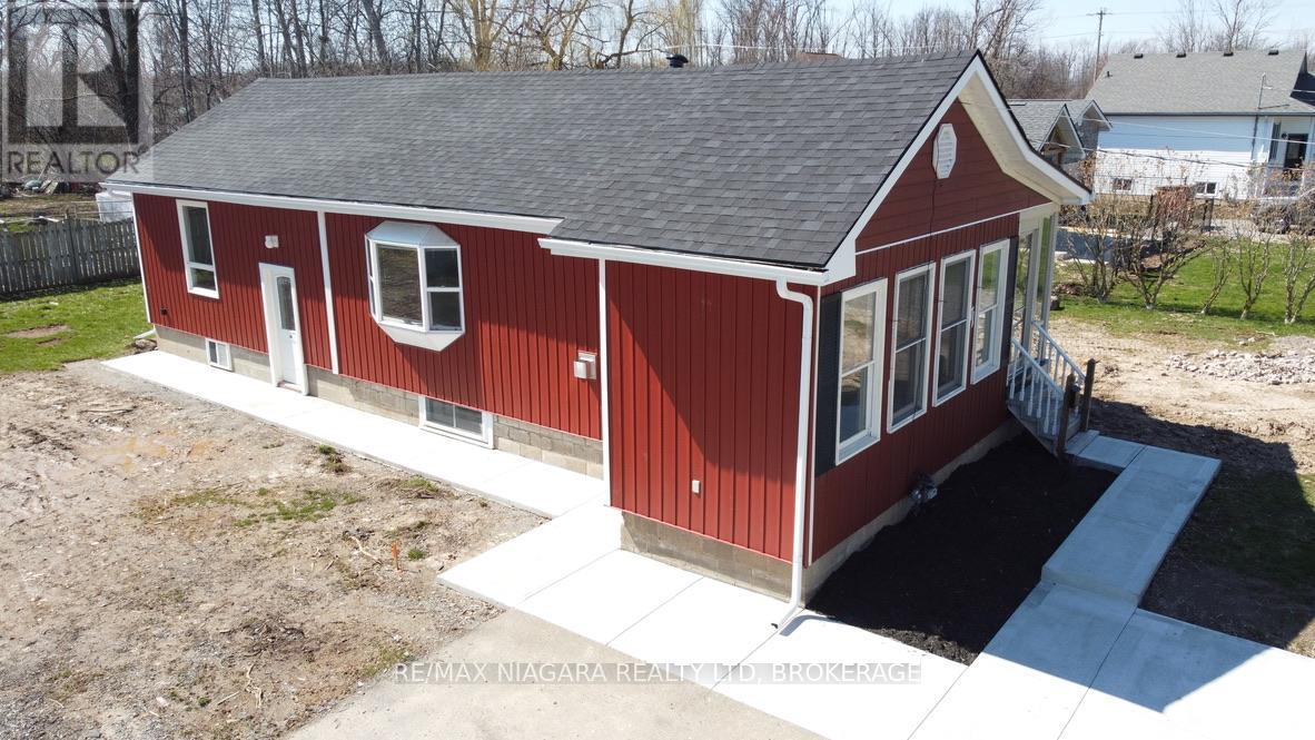 71 Joseph Street, Fort Erie (Lakeshore), Ontario  L2A 5J6 - Photo 4 - X12971588