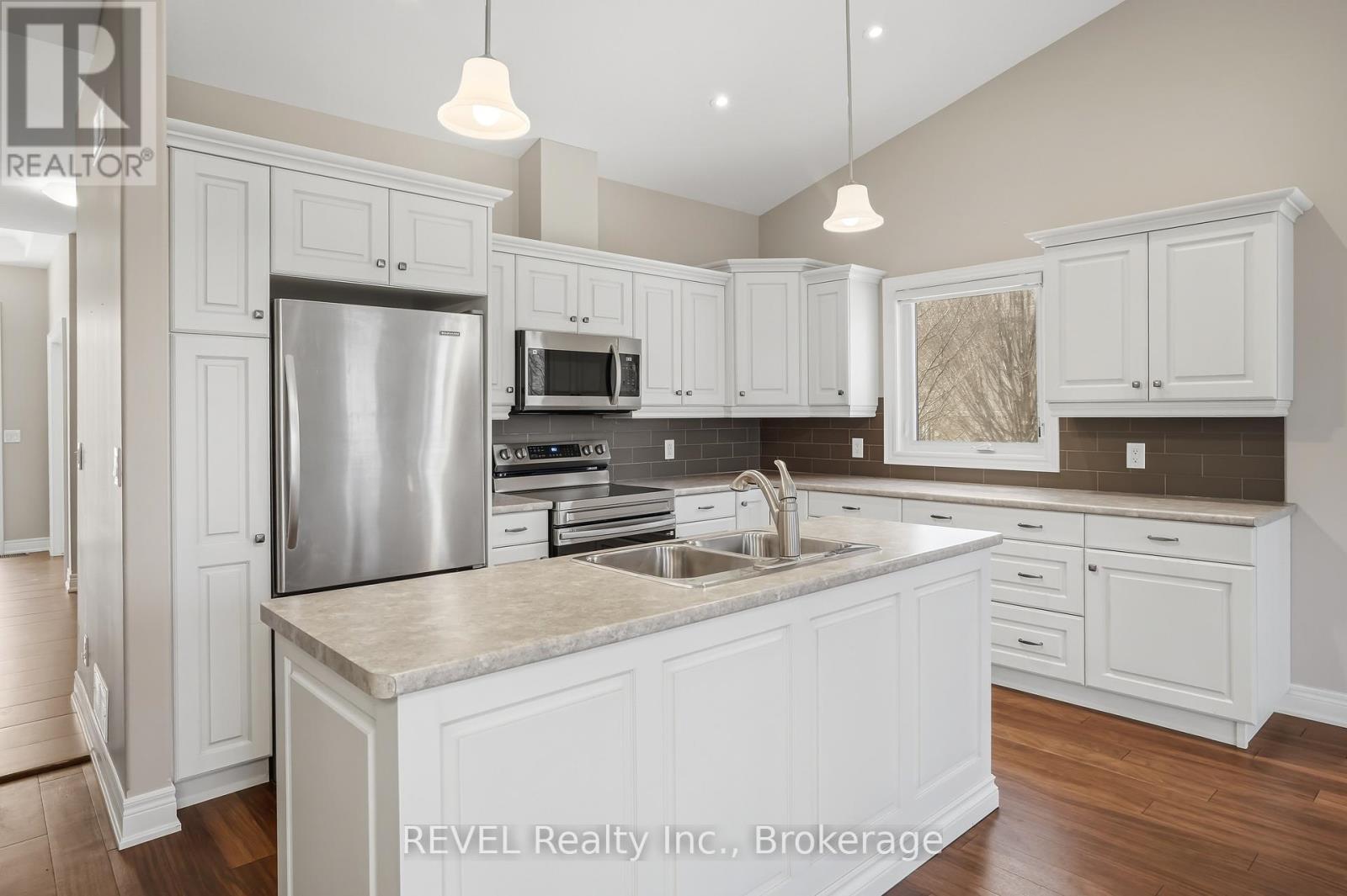 20 Crimson Drive, Niagara-On-The-Lake, Ontario  L0S 1P0 - Photo 11 - X12971740