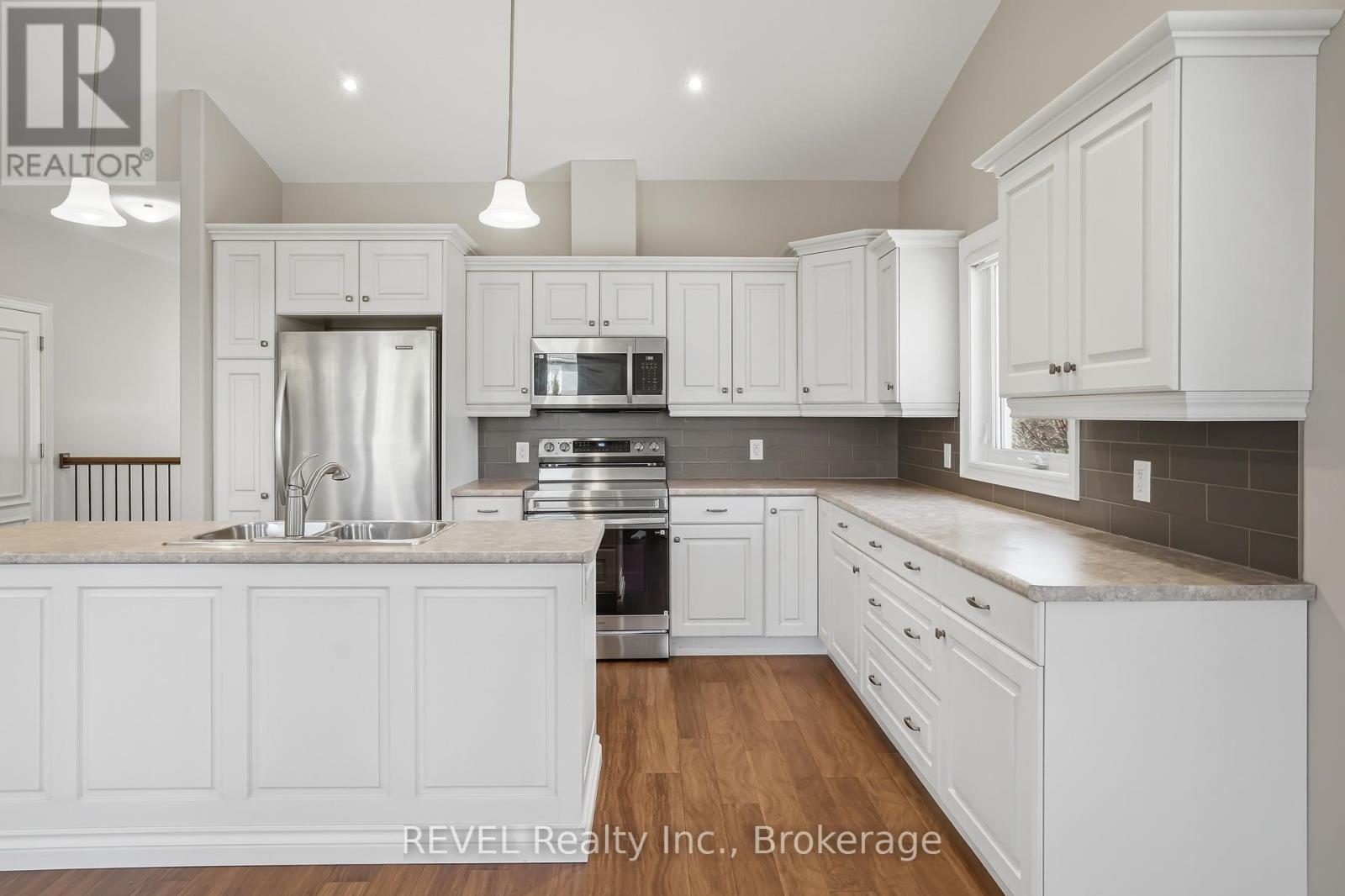 20 Crimson Drive, Niagara-On-The-Lake, Ontario  L0S 1P0 - Photo 13 - X12971740