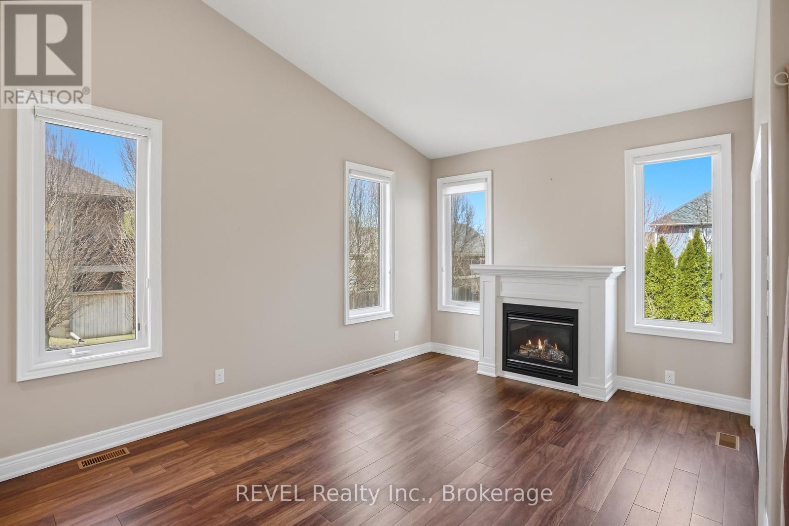 20 Crimson Drive, Niagara-On-The-Lake, Ontario  L0S 1P0 - Photo 16 - X12971740