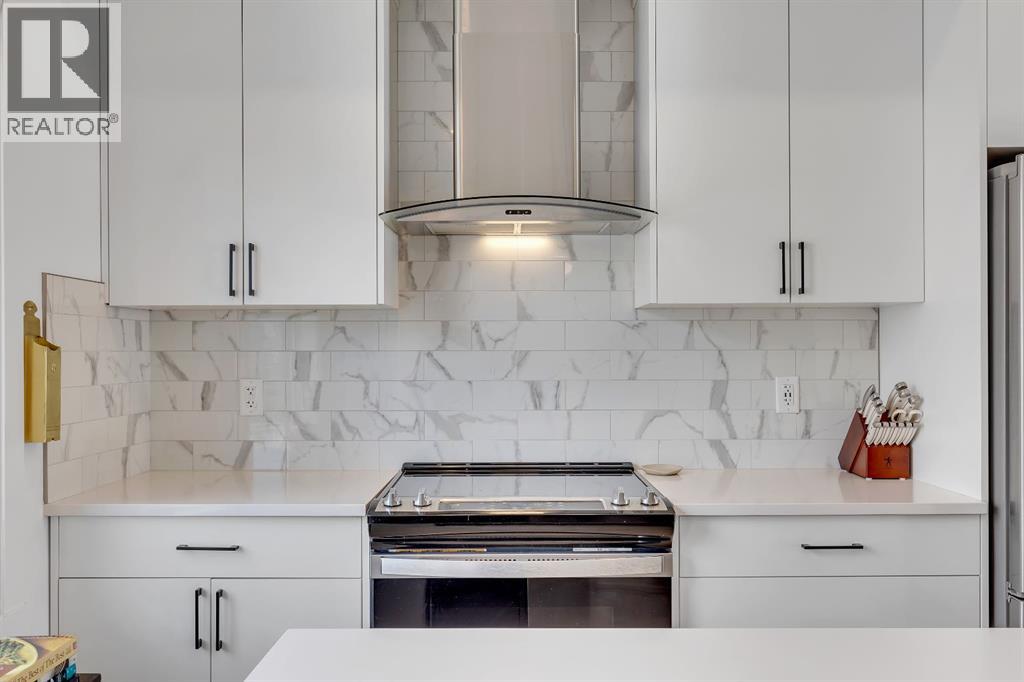 171 Greenbriar Place NW, Calgary, Alberta  T3B 6J3 - Photo 2 - A2299960