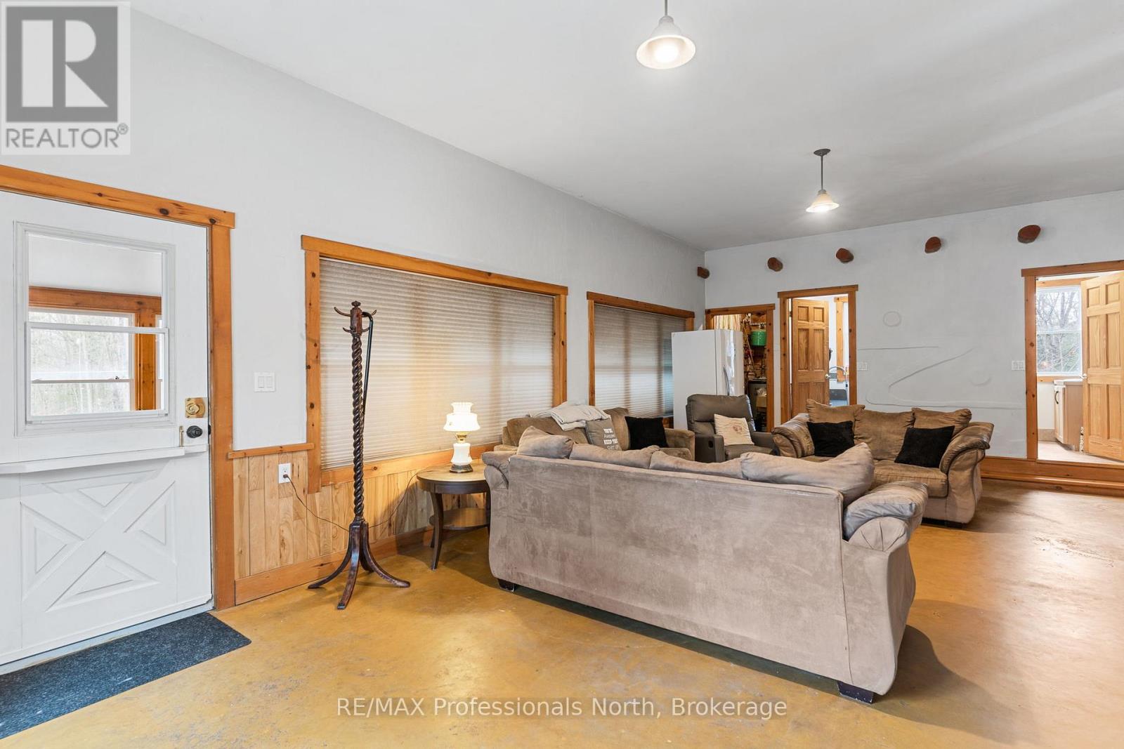 1127 Bobcaygeon Road, Minden Hills (Anson), Ontario  K0M 2K0 - Photo 12 - X12971660