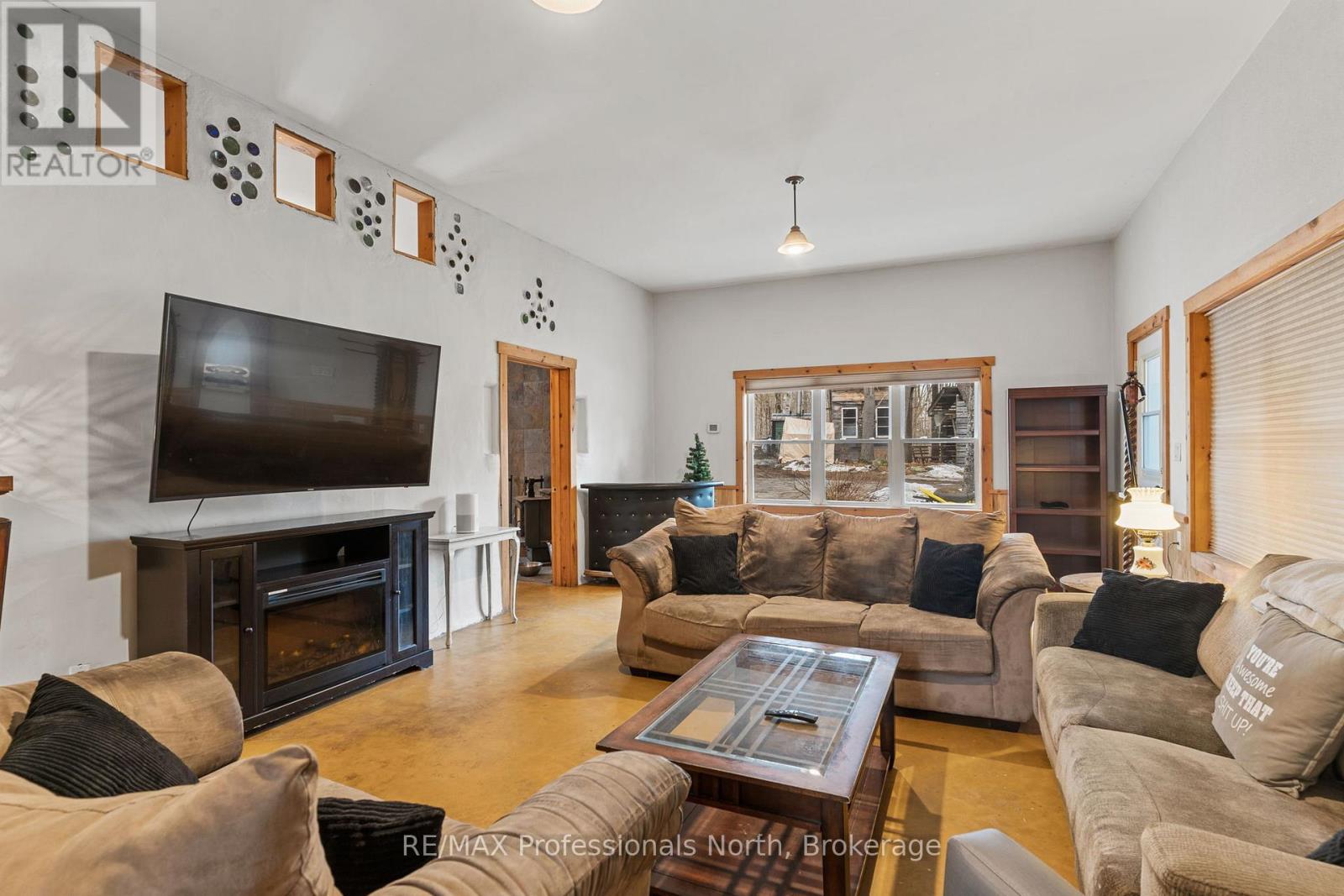 1127 Bobcaygeon Road, Minden Hills (Anson), Ontario  K0M 2K0 - Photo 15 - X12971660