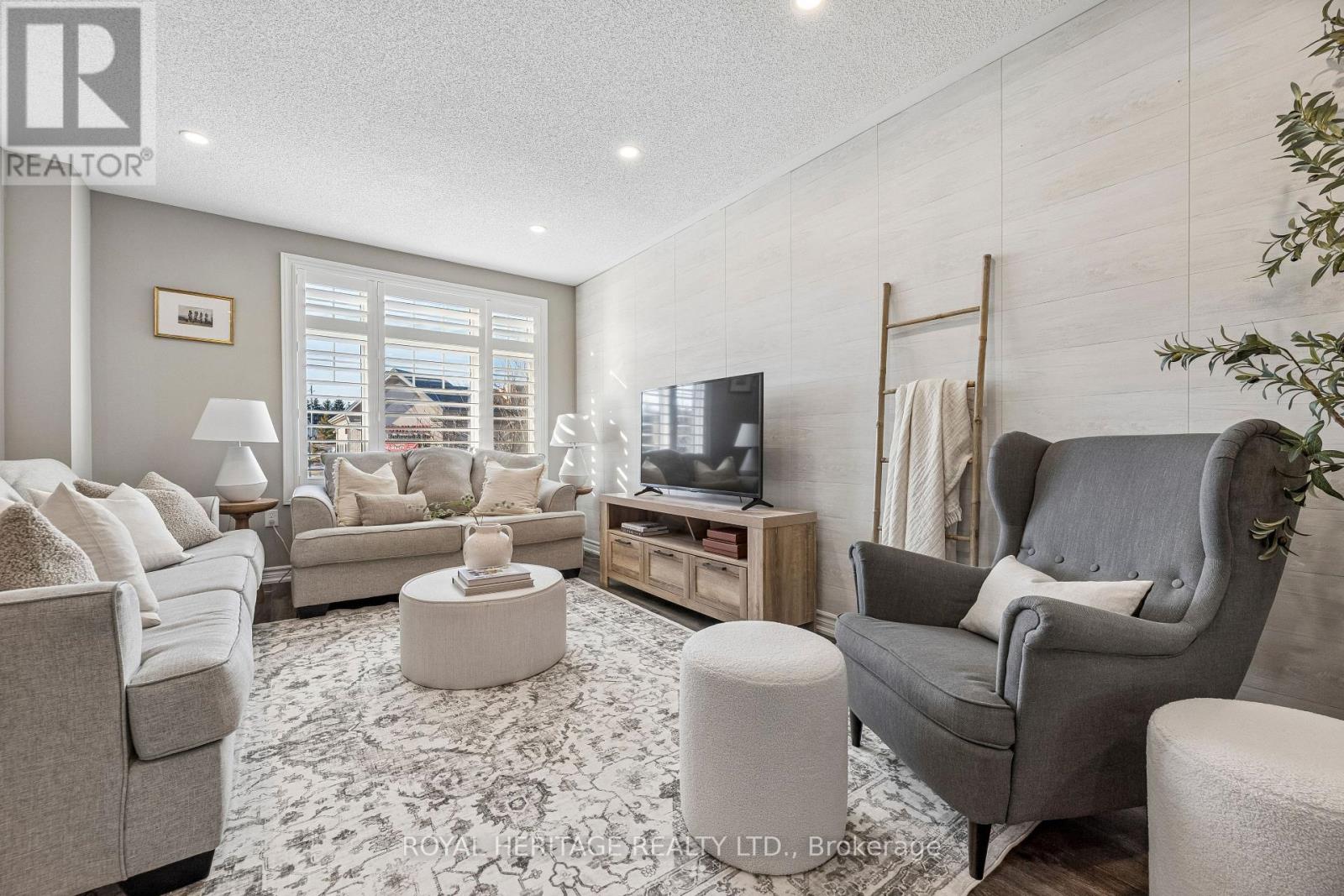 54 Streathern Way, Clarington, Ontario  L1C 3X1 - Photo 4 - E12971434