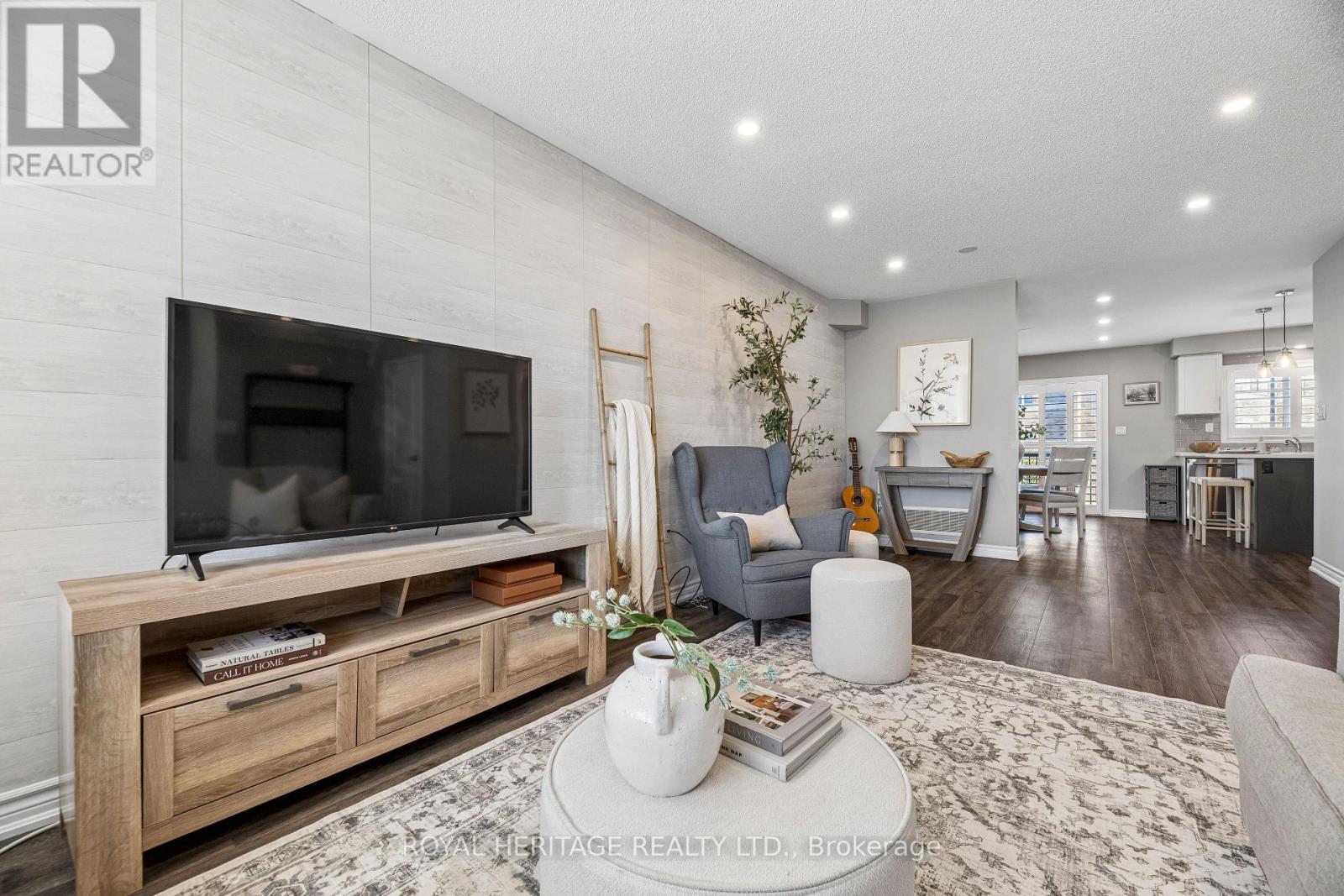 54 Streathern Way, Clarington, Ontario  L1C 3X1 - Photo 5 - E12971434