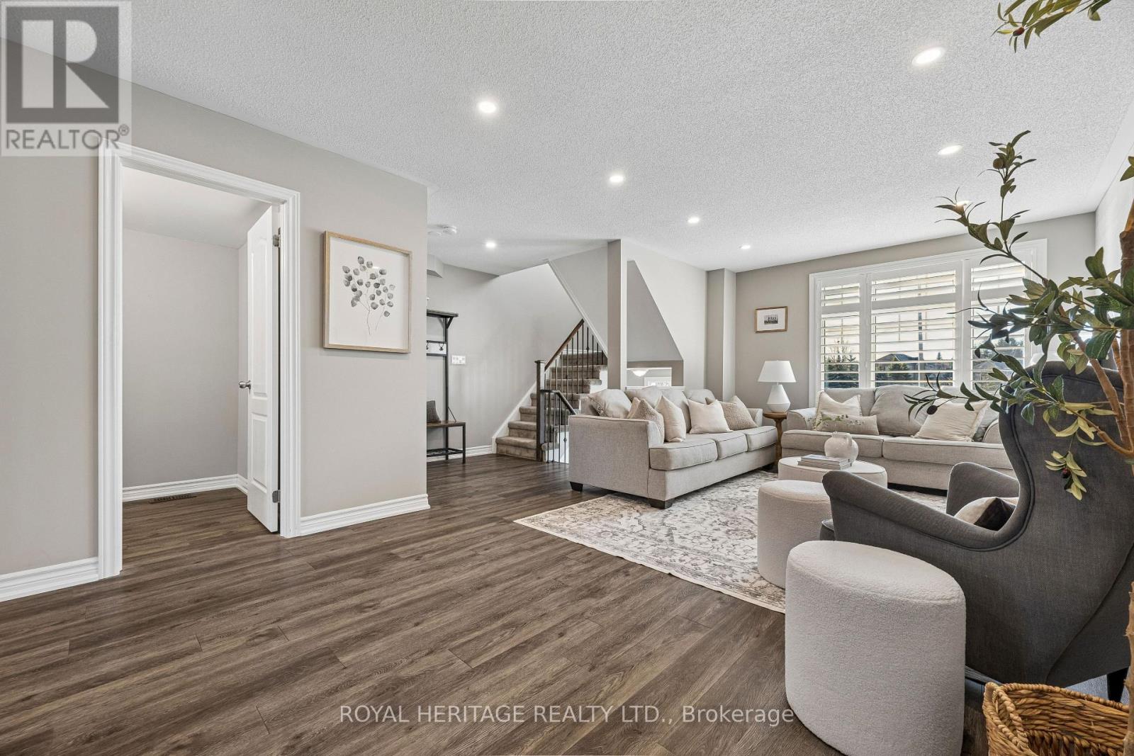 54 Streathern Way, Clarington, Ontario  L1C 3X1 - Photo 7 - E12971434