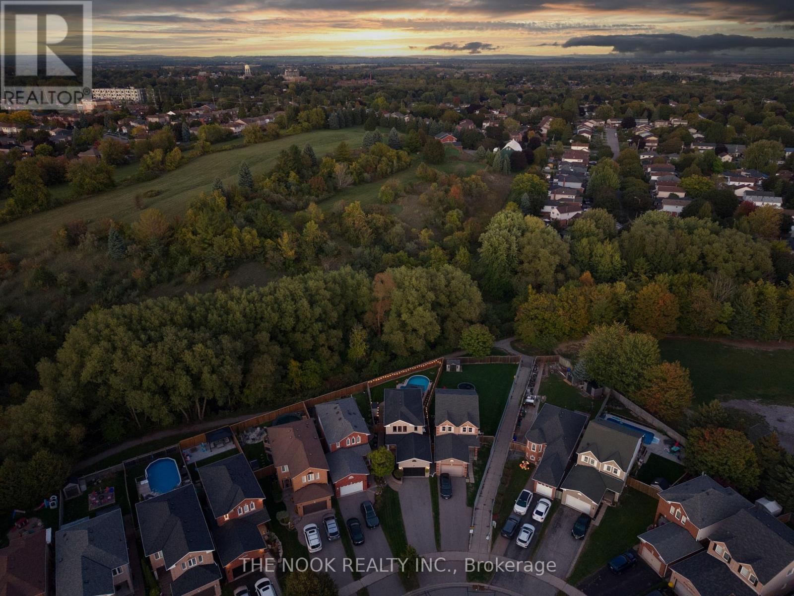 33 Abernethy Crescent, Clarington, Ontario L1C 4Z1 - Photo 2 - E12971564