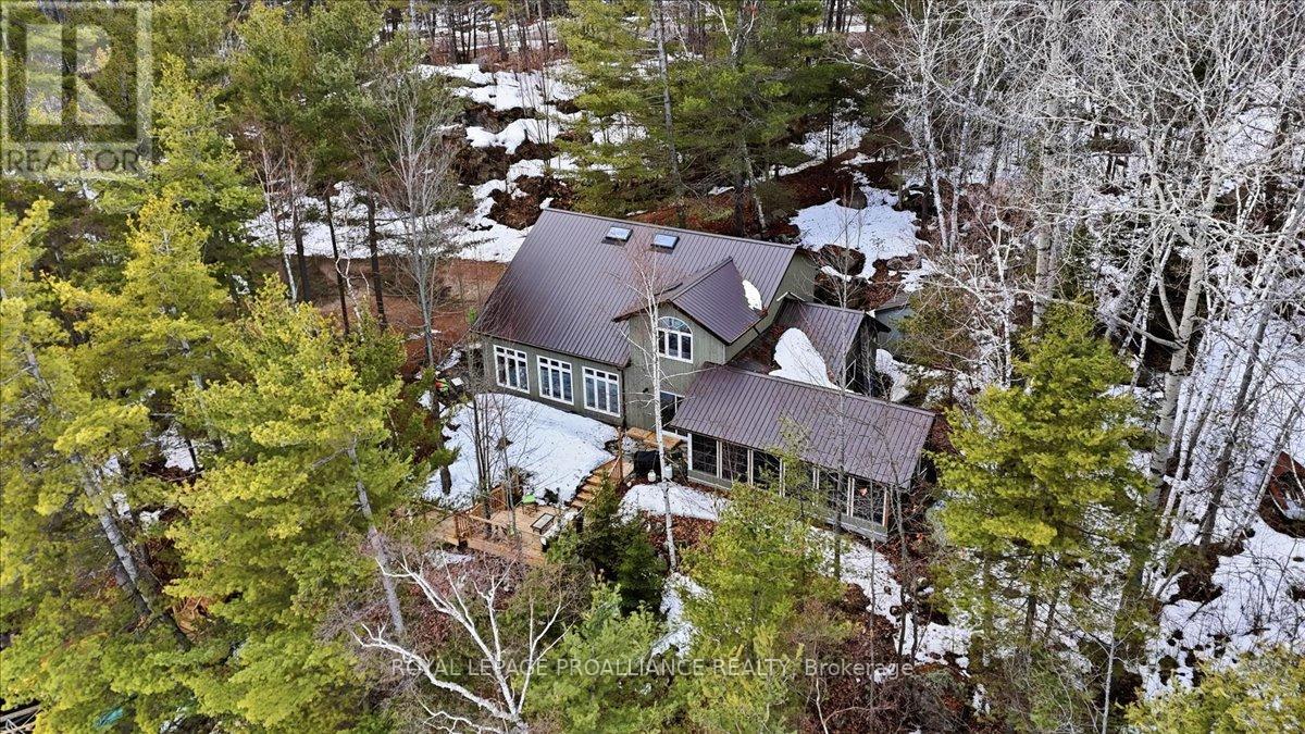 13 Mazinaw Heights Road N, Frontenac, Ontario  K0H 1K0 - Photo 2 - X12971506