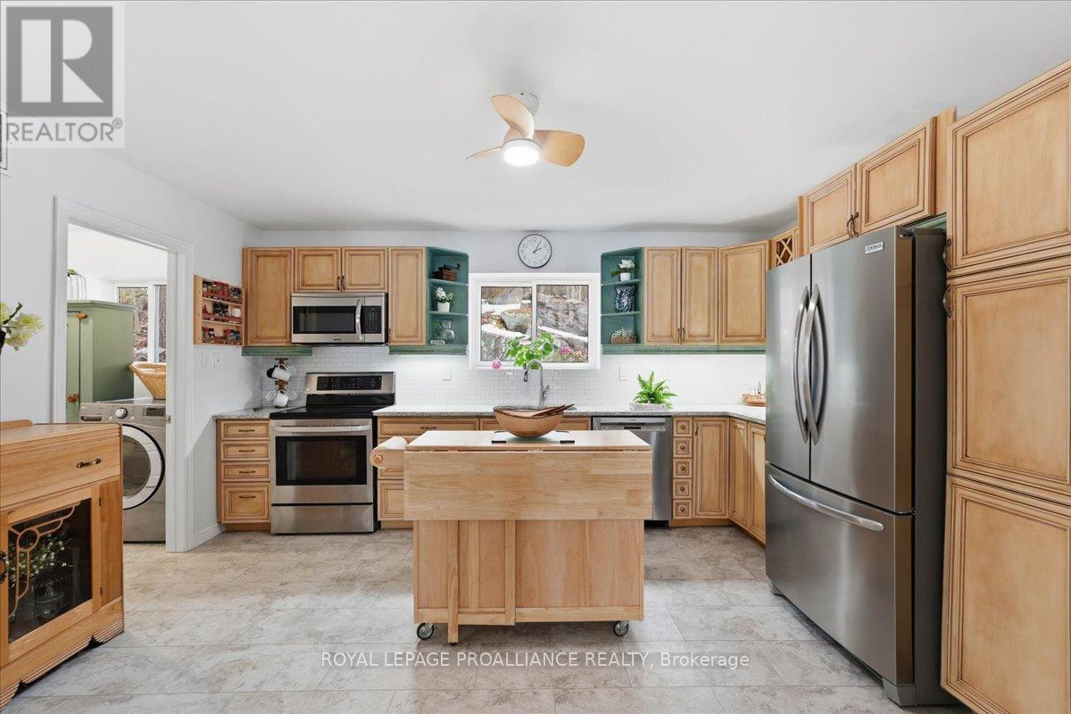 13 Mazinaw Heights Road N, Frontenac, Ontario  K0H 1K0 - Photo 3 - X12971506