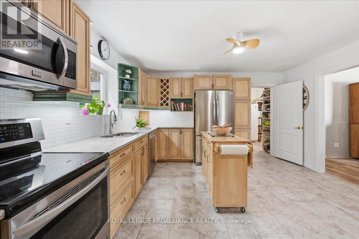 13 Mazinaw Heights Road N, Frontenac, Ontario  K0H 1K0 - Photo 7 - X12971506