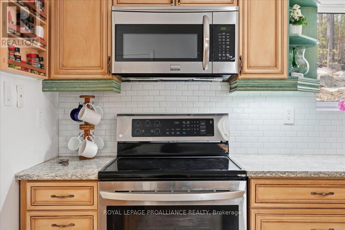 13 Mazinaw Heights Road N, Frontenac, Ontario  K0H 1K0 - Photo 8 - X12971506