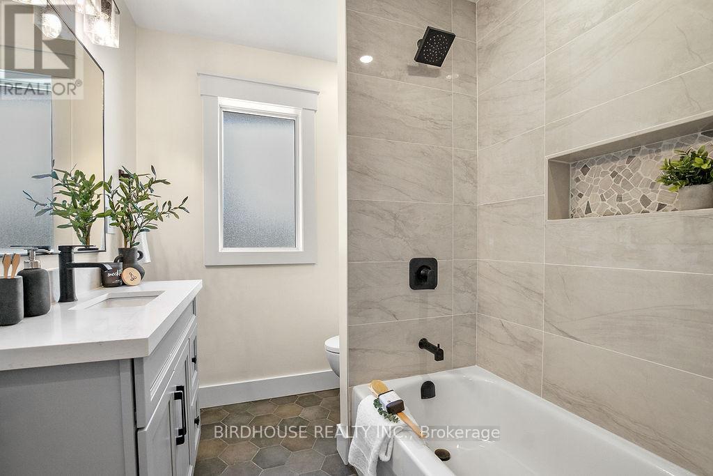 Main Floor - 813 Aylmer Street N, Peterborough, Ontario  K9H 3Y3 - Photo 14 - X12971618