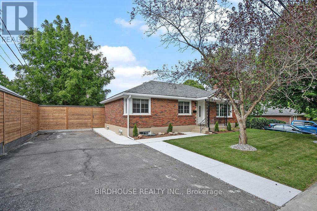 Main Floor - 813 Aylmer Street N, Peterborough, Ontario  K9H 3Y3 - Photo 2 - X12971618