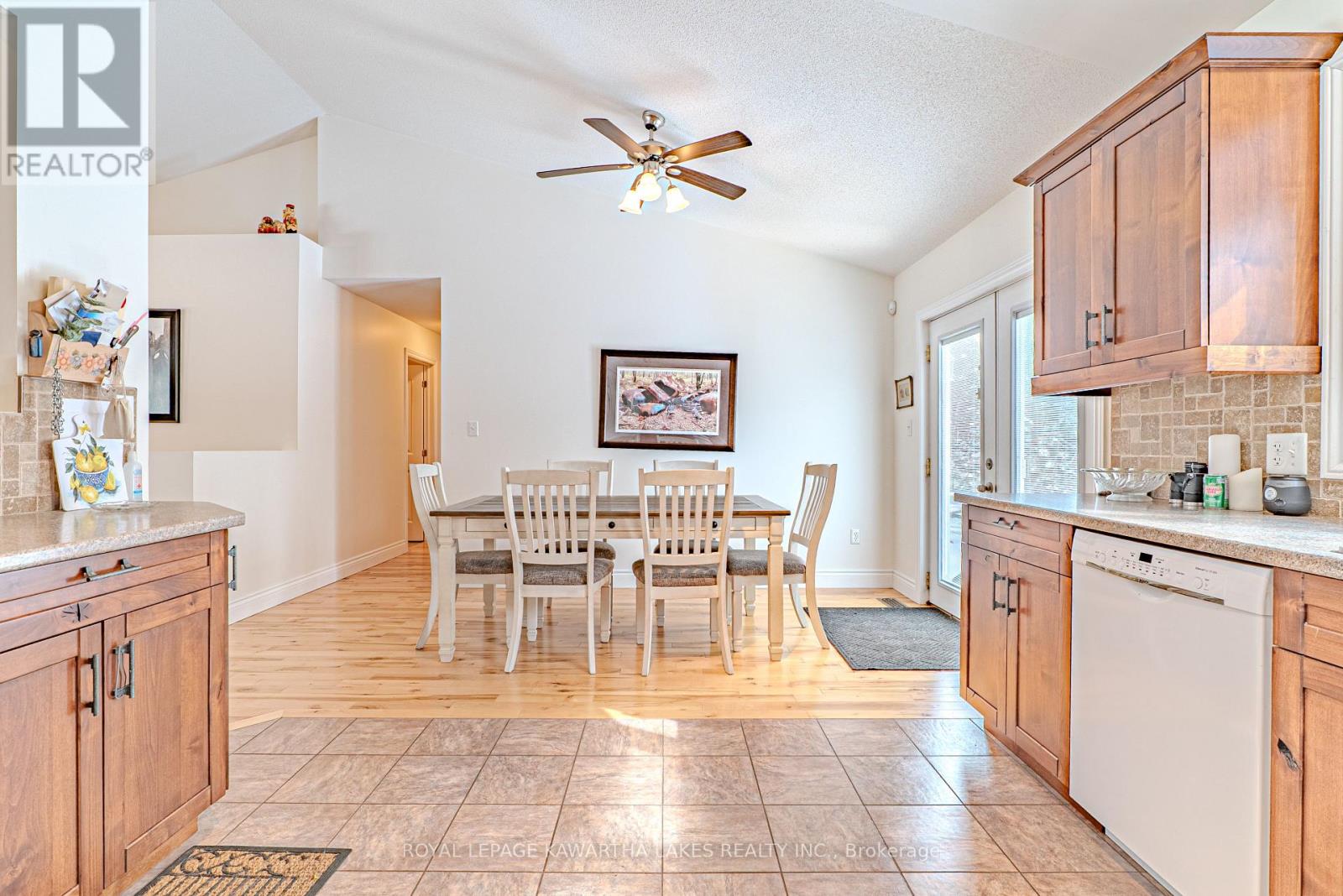 914 County Rd 49, Trent Lakes, Ontario  K0M 1A0 - Photo 18 - X12971700